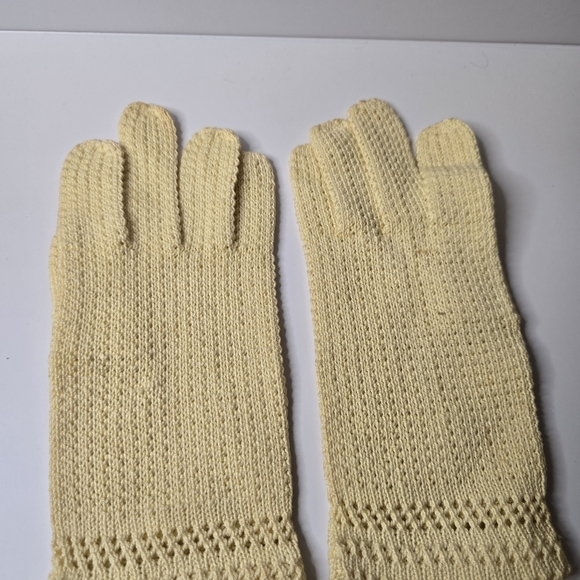 Vintage Knitted Ladies Gloves - Picture 2 of 4